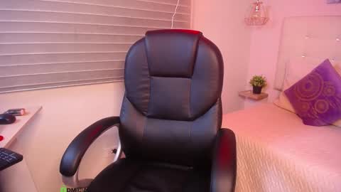 Snapshot of dulcerose01 chatting on 02-24-25, 11:52 Dulce Rose online show from 02-24-25, 11:52