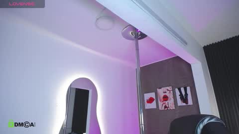 Snapshot of dulcerose01 chatting on 10-05-25, 12:31 Dulce Rose online show from 10-05-25, 12:31