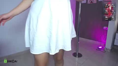 Snapshot of dulcerose01 chatting on 10-06-25, 09:45 Dulce Rose online show from 10-06-25, 09:45