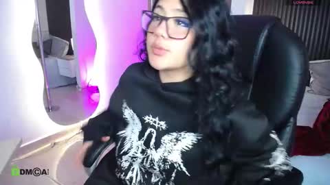 Snapshot of dulcerose01 chatting on 10-23-25, 02:22 Dulce Rose online show from 10-23-25, 02:22