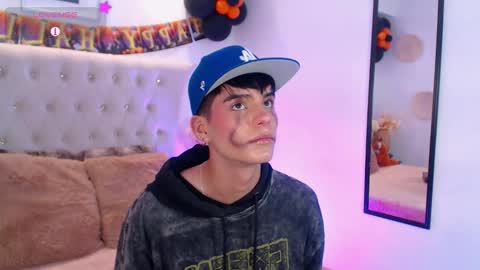 Dulcey online show from 10-25-25, 05:59