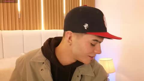 Dulcey online show from 03-17-26, 04:39