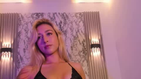 Snapshot of dulcinea_2 chatting on 10-15-25, 07:14 dulcinea 2 online show from 10-15-25, 07:14