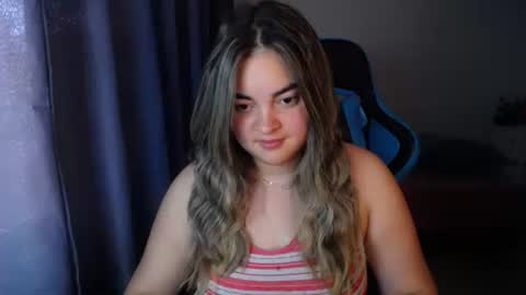 Snapshot of dumont_model chatting on 12-18-24, 08:47 Nicole online show from 12-18-24, 08:47