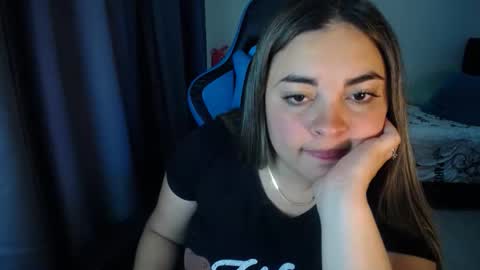 Snapshot of dumont_model chatting on 02-03-25, 08:24 Nicole online show from 02-03-25, 08:24