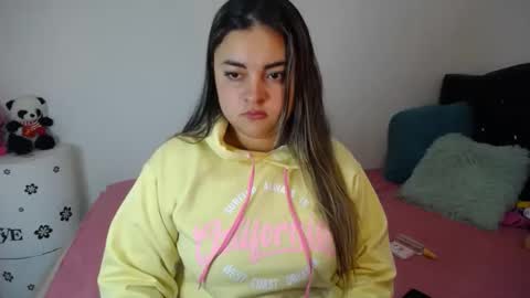 Snapshot of dumont_model chatting on 02-13-25, 07:42 Nicole online show from 02-13-25, 07:42