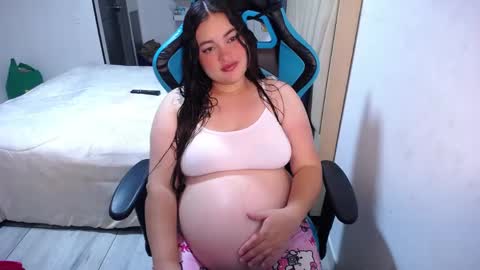 Snapshot of dumont_model chatting on 05-29-26, 05:05 Nicole online show from 05-29-26, 05:05