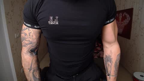 Snapshot of duncanstones chatting on 12-21-24, 11:11 DuncanStone online show from 12-21-24, 11:11