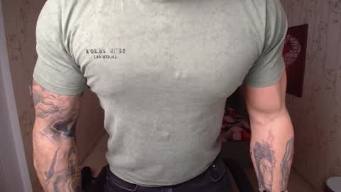 Snapshot of duncanstones chatting on 12-24-24, 01:39 DuncanStone online show from 12-24-24, 01:39