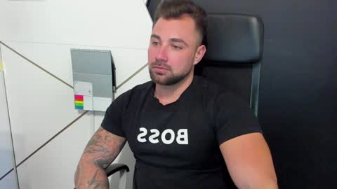 Snapshot of duncanstones chatting on 02-04-25, 02:32 DuncanStone online show from 02-04-25, 02:32