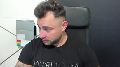 Snapshot of duncanstones chatting on 02-08-25, 04:36 DuncanStone online show from 02-08-25, 04:36