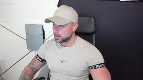 Snapshot of duncanstones chatting on 02-12-25, 05:05 DuncanStone online show from 02-12-25, 05:05