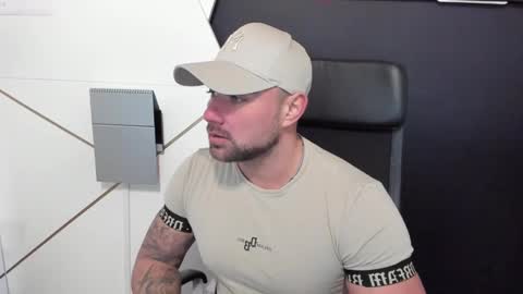 Snapshot of duncanstones chatting on 02-12-25, 08:06 DuncanStone online show from 02-12-25, 08:06