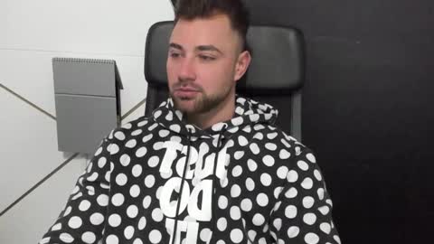 Snapshot of duncanstones chatting on 03-03-25, 05:31 DuncanStone online show from 03-03-25, 05:31