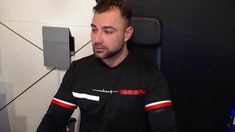 Snapshot of duncanstones chatting on 09-19-25, 04:14 DuncanStone online show from 09-19-25, 04:14