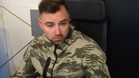 Snapshot of duncanstones chatting on 10-17-25, 05:10 DuncanStone online show from 10-17-25, 05:10