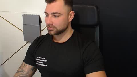 Snapshot of duncanstones chatting on 10-18-25, 06:16 DuncanStone online show from 10-18-25, 06:16