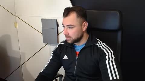 Snapshot of duncanstones chatting on 11-11-25, 06:02 DuncanStone online show from 11-11-25, 06:02