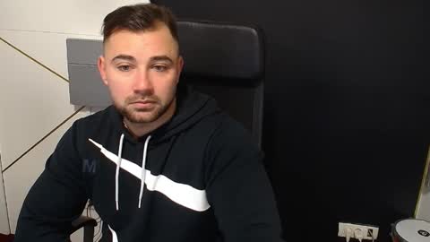 Snapshot of duncanstones chatting on 11-15-25, 06:11 DuncanStone online show from 11-15-25, 06:11