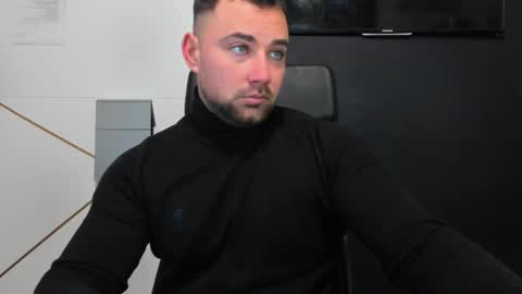 Snapshot of duncanstones chatting on 12-04-25, 06:01 DuncanStone online show from 12-04-25, 06:01