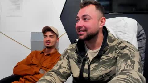 Snapshot of duncanstones chatting on 12-16-25, 07:13 DuncanStone online show from 12-16-25, 07:13