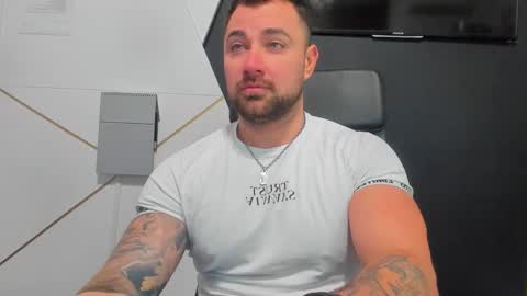 Snapshot of duncanstones chatting on 01-08-26, 06:48 DuncanStone online show from 01-08-26, 06:48