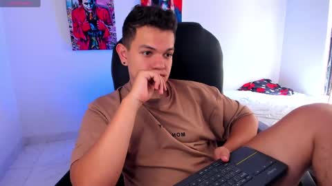 Snapshot of dunkan_kravitz chatting on 10-07-25, 02:25 Dunkan Kravitz online show from 10-07-25, 02:25