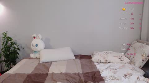 Snapshot of duomoon chatting on 01-17-25, 09:17 SashaAlex online show from 01-17-25, 09:17