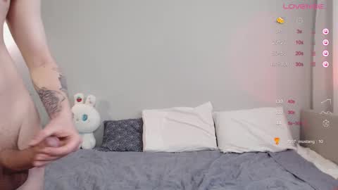 Snapshot of duomoon chatting on 02-13-25, 11:50 SashaAlex online show from 02-13-25, 11:50