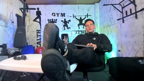 Snapshot of dustin_sonne chatting on 06-12-26, 04:00 Dustin Sonne online show from 06-12-26, 04:00