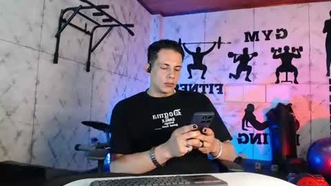 Snapshot of dustin_sonne chatting on 06-30-26, 03:40 Dustin Sonne online show from 06-30-26, 03:40