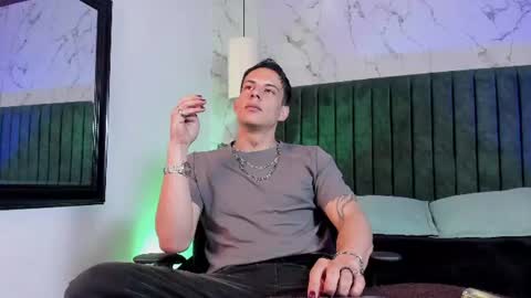 Snapshot of dustin_sonne chatting on 07-18-26, 03:33 Dustin Sonne online show from 07-18-26, 03:33