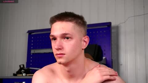 Dustyn online show from 12-20-25, 03:08