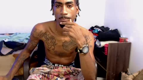 Snapshot of duvanf18 chatting on 07-08-26, 01:54 Elburrito online show from 07-08-26, 01:54