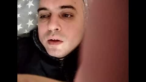 Snapshot of dwizziz chatting on 11-19-25, 11:43 Ivan online show from 11-19-25, 11:43