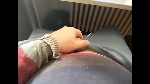 Snapshot of dwizziz chatting on 12-18-25, 10:21 Ivan online show from 12-18-25, 10:21