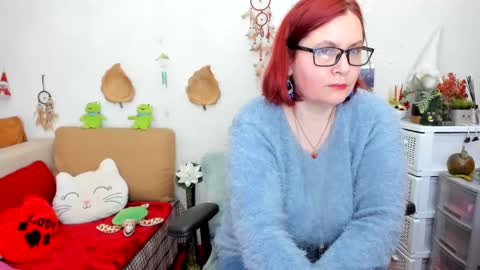 Snapshot of dyannelovee chatting on 03-07-25, 12:45 Dyanne online show from 03-07-25, 12:45