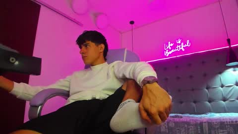 dyla_n18_ online show from 01-10-26, 07:37