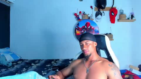 Snapshot of dylan_jake1 chatting on 04-18-26, 01:42 Dylan online show from 04-18-26, 01:42