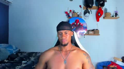 Snapshot of dylan_jake1 chatting on 04-19-26, 12:11 Dylan online show from 04-19-26, 12:11