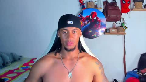 Snapshot of dylan_jake1 chatting on 05-06-26, 01:47 Dylan online show from 05-06-26, 01:47