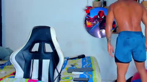 Snapshot of dylan_jake1 chatting on 06-11-26, 12:43 Dylan online show from 06-11-26, 12:43