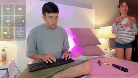 Snapshot of dylan_katee chatting on 12-17-25, 03:12 Dylan and Katte online show from 12-17-25, 03:12