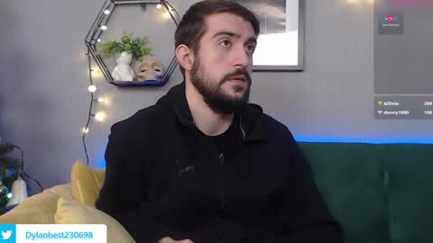 Snapshot of dylan_starxx chatting on 12-18-24, 10:40 Dylan online show from 12-18-24, 10:40