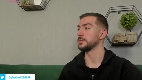 Snapshot of dylan_starxx chatting on 10-06-25, 01:58 Dylan online show from 10-06-25, 01:58