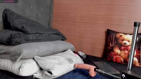 Snapshot of dylan_wolf98 chatting on 11-22-25, 10:09 dylan_wolf98 online show from 11-22-25, 10:09