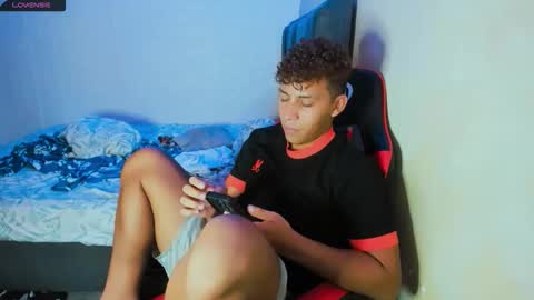 Snapshot of dylan_yvt chatting on 01-18-26, 06:39 yohe online show from 01-18-26, 06:39