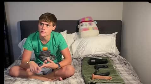 Snapshot of dylanfruits chatting on 10-27-25, 09:52 dylanfruits online show from 10-27-25, 09:52