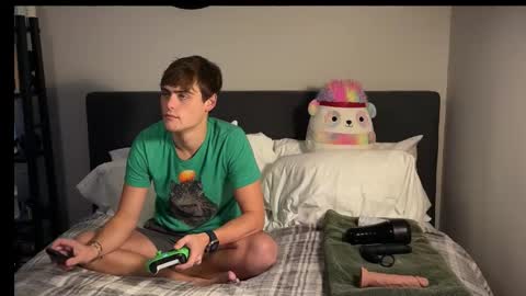 Snapshot of dylanfruits chatting on 10-28-25, 03:04 dylanfruits online show from 10-28-25, 03:04