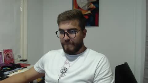 Snapshot of dylanhot10 chatting on 02-25-25, 11:44 dylanhot10 online show from 02-25-25, 11:44